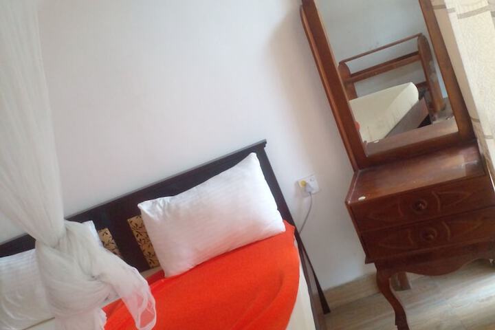 Room 12 of 61