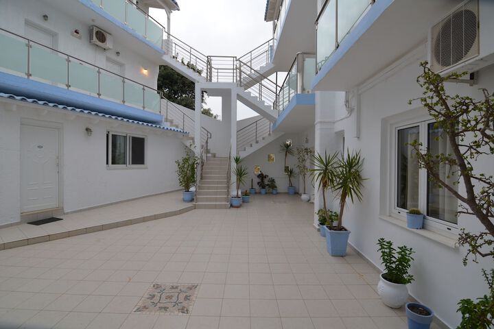 Hotel 64 of 69