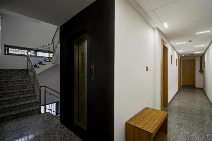 Room 7 of 16