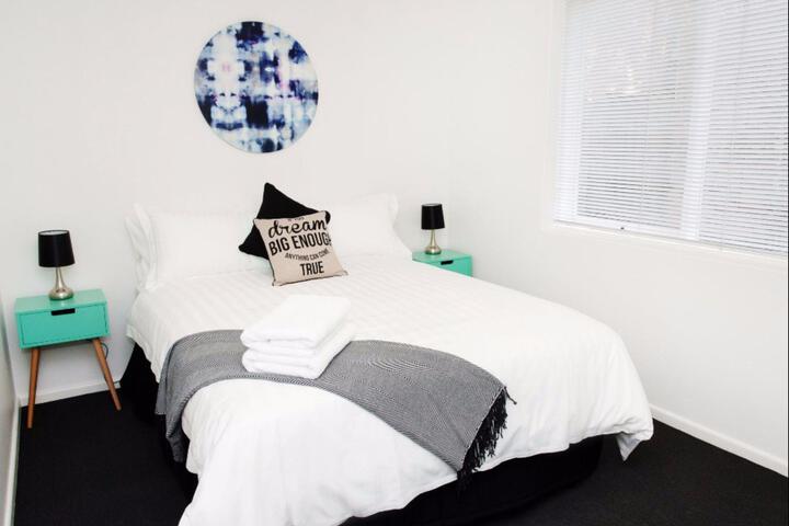 Room 1 of 5