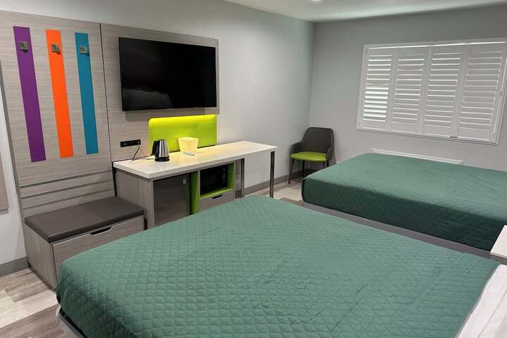 2 Queen Beds (5 of 7)