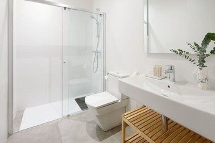 Room 3 of 16