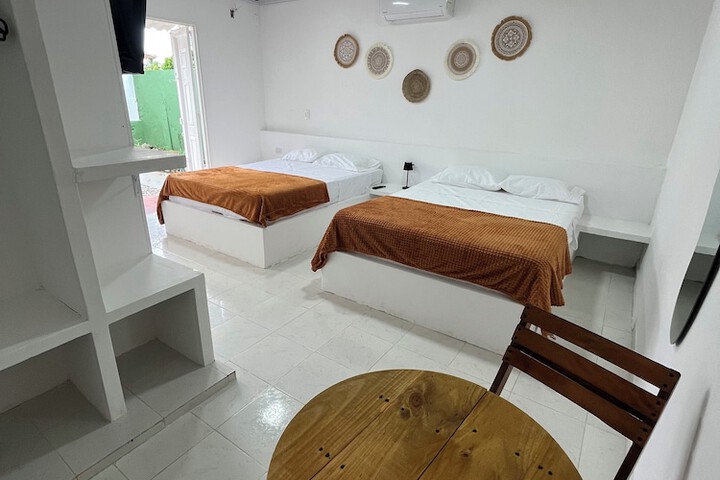 Room 8 of 27