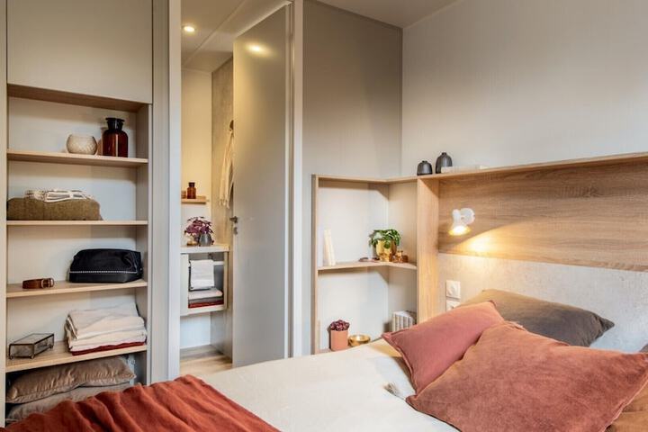 Room 37 of 182