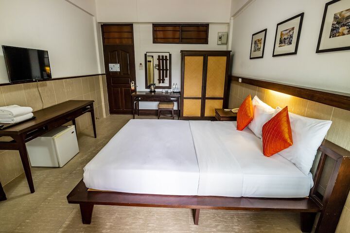 Room 21 of 80