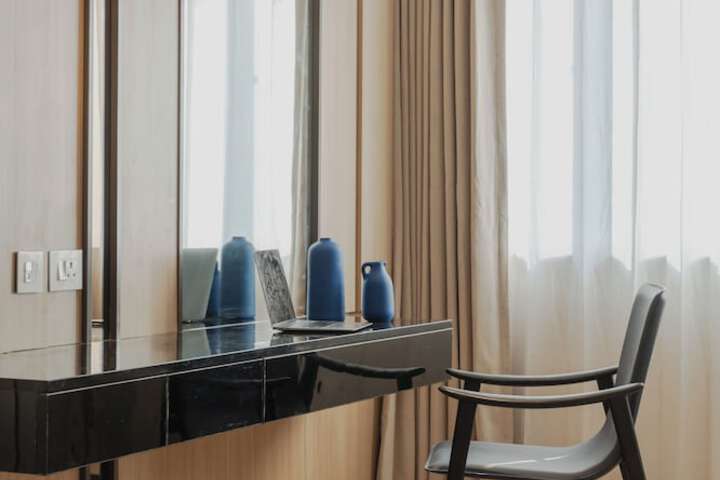 Room 8 of 27