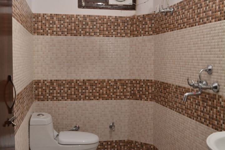 Room 17 of 26