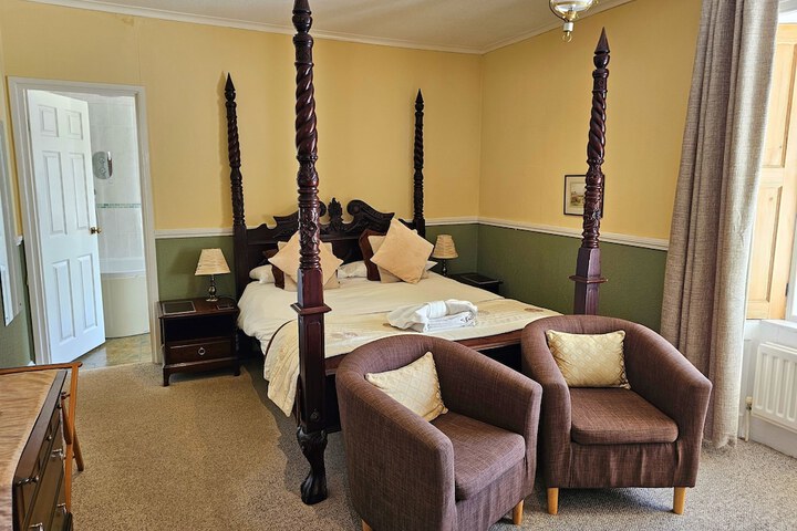 Room 12 of 46