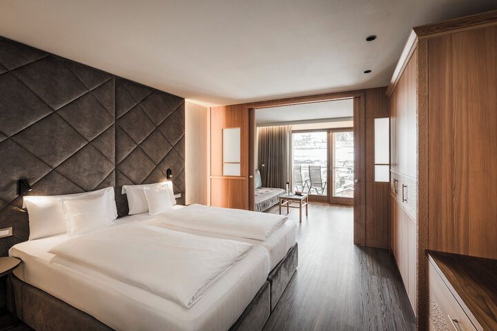 Room 16 of 115