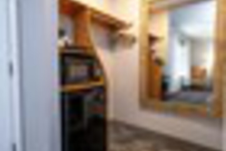 Room 209 of 549