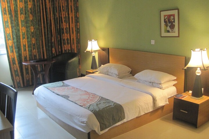 Room 32 of 81