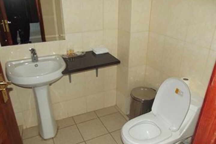 Room 5 of 25