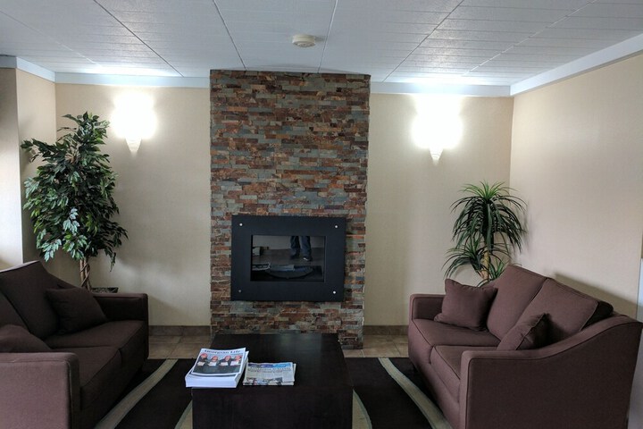 Ballroom/Hall 96 of 108