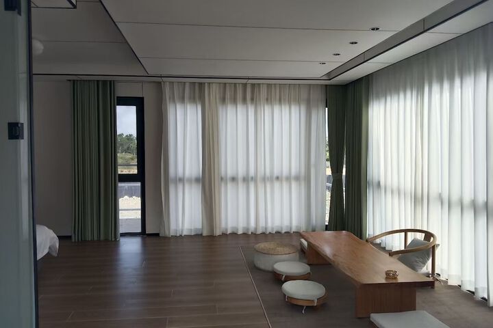 Room 50 of 95