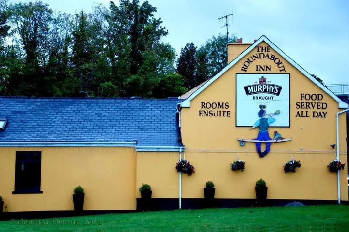 Roundabout Inn
