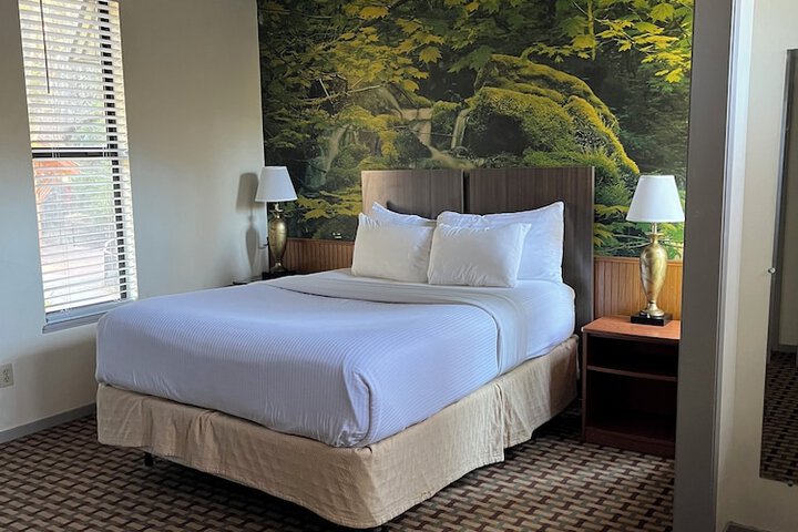 Studio Queen Size Bed (38 of 39)