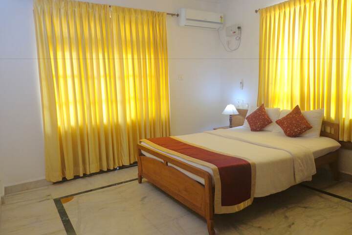 Room 11 of 48