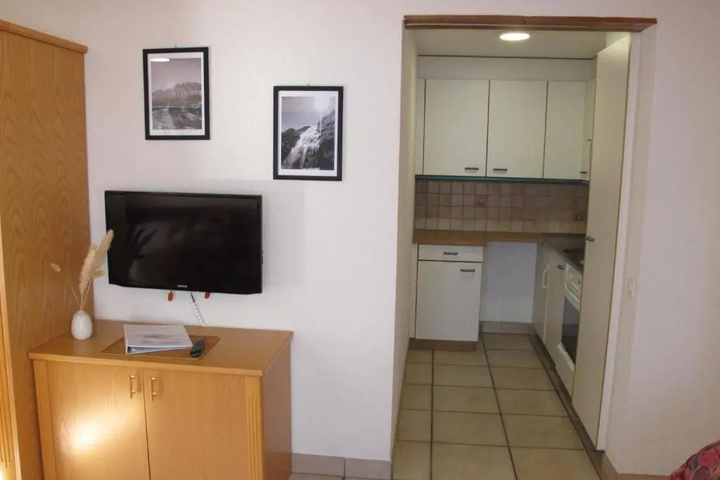 Room 3 of 11