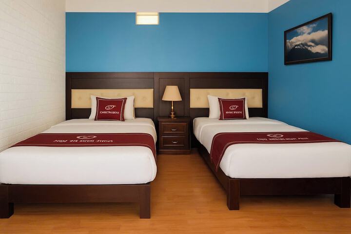 Room 12 of 80