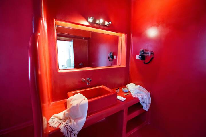 Room 165 of 230