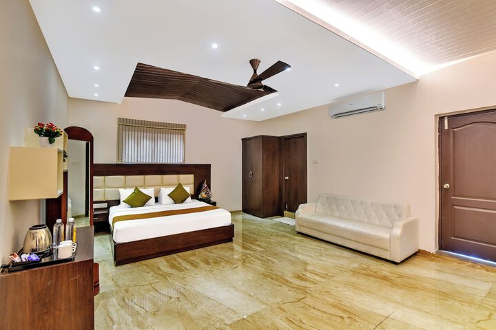 Room 13 of 65