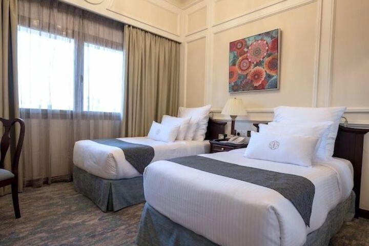 Room 15 of 100