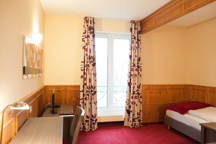 Room 9 of 49