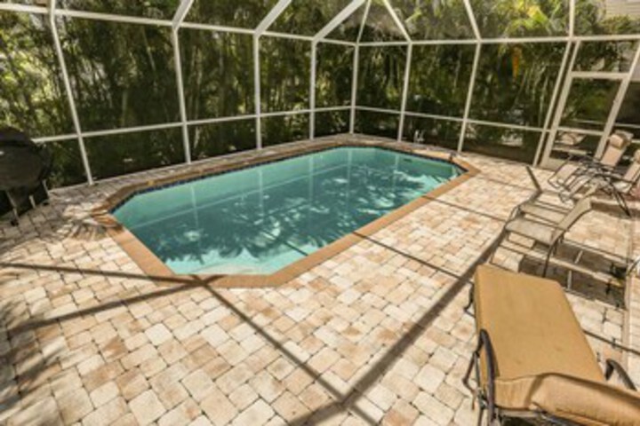 Pool 9 of 25