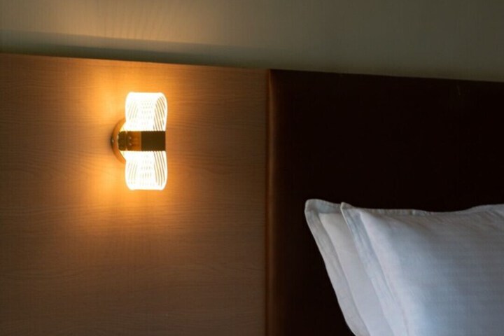 Room 12 of 32