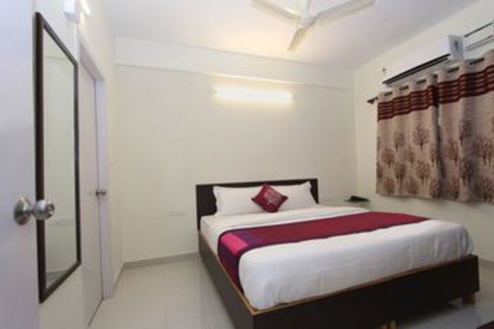 OYO 8474 Greenland Suites