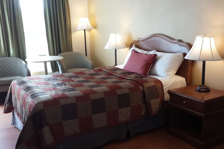Room 3 of 53