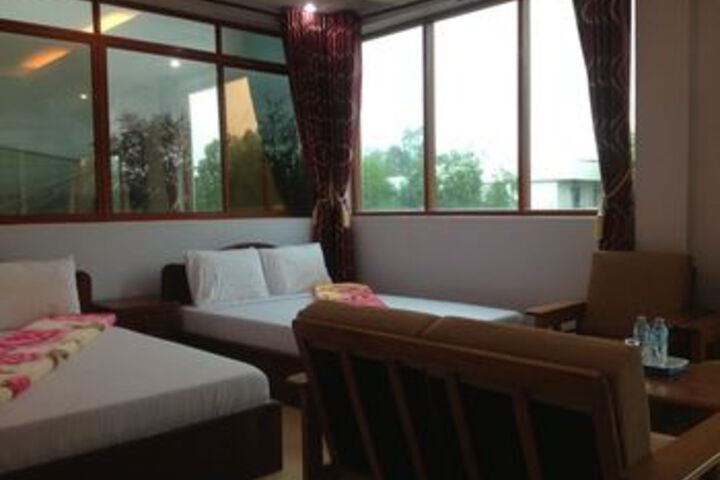 Room 44 of 66