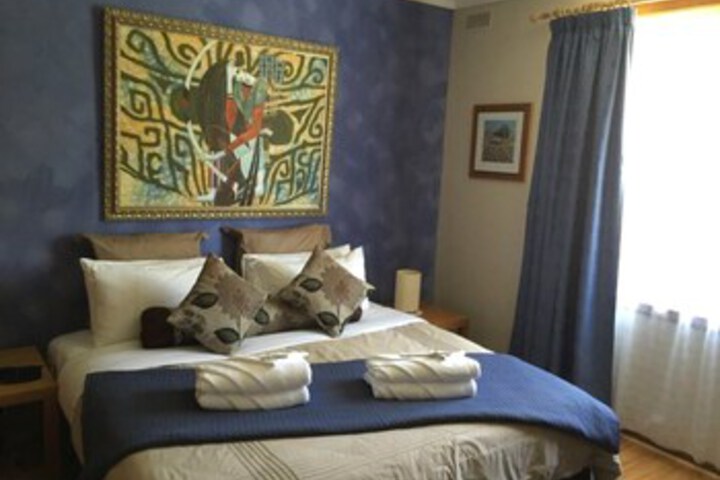 Room 6 of 17