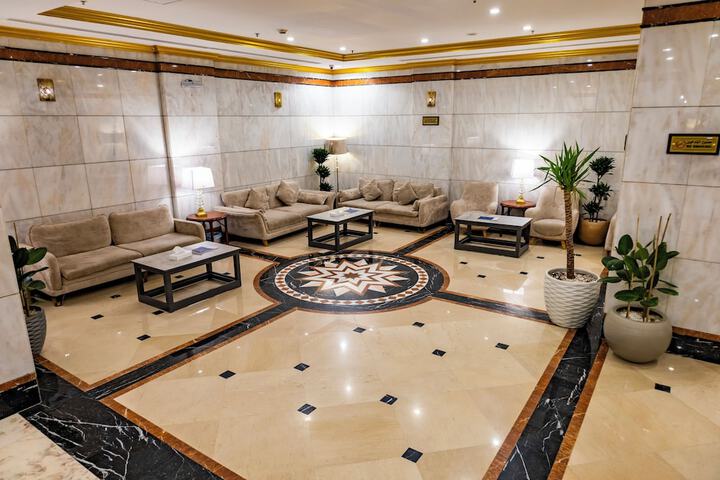 Exterior of Al Mukhtara Almasi Hotel