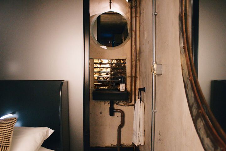 Room 72 of 84