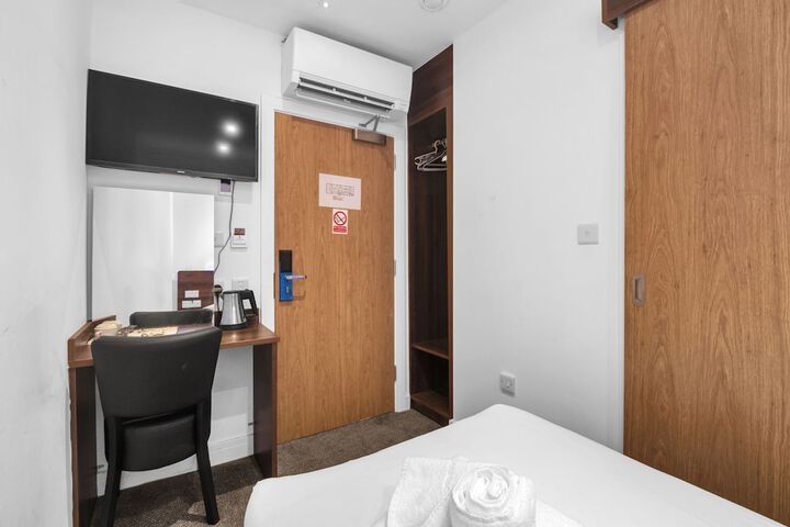 Room 29 of 49