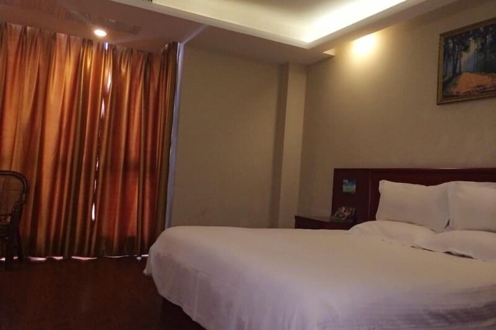 Room 8 of 19