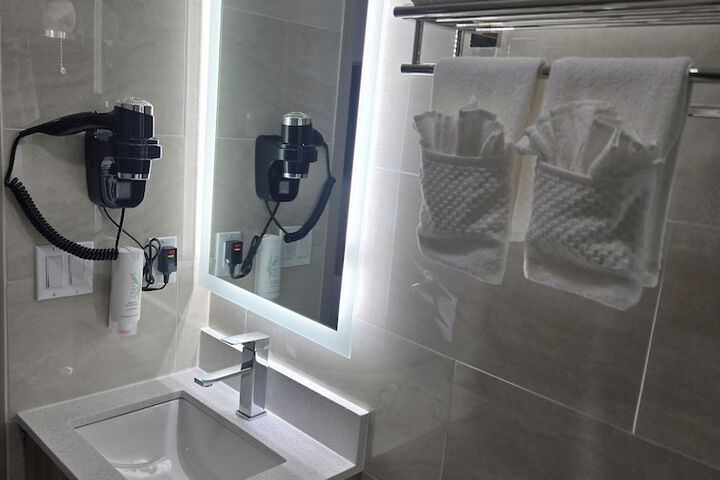 Room 15 of 17