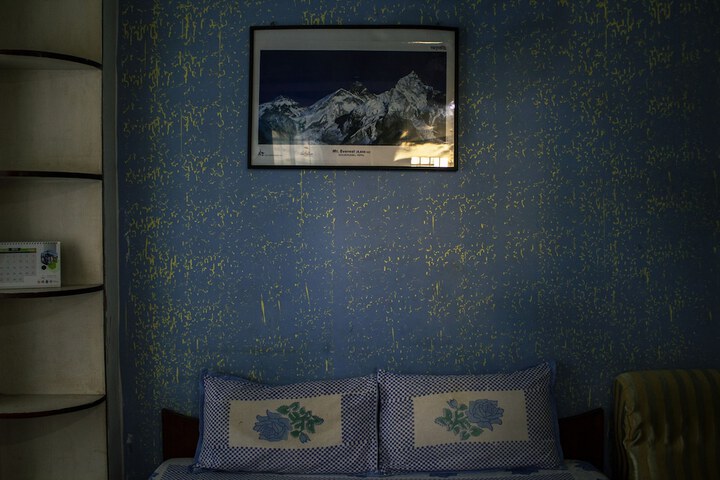 Room 17 of 28