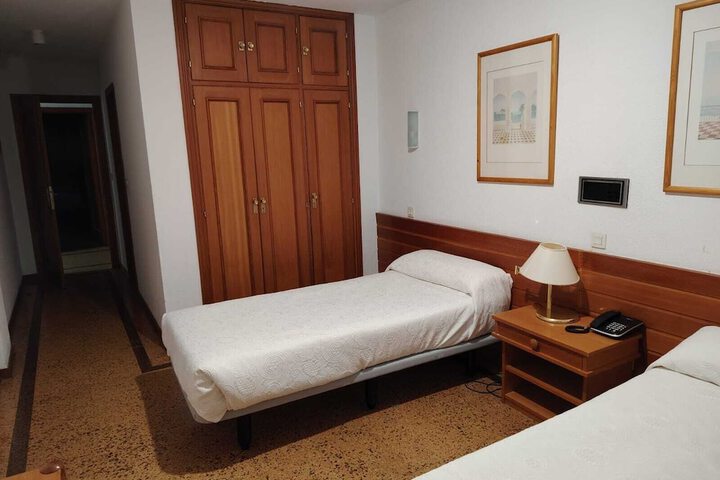Room 4 of 22