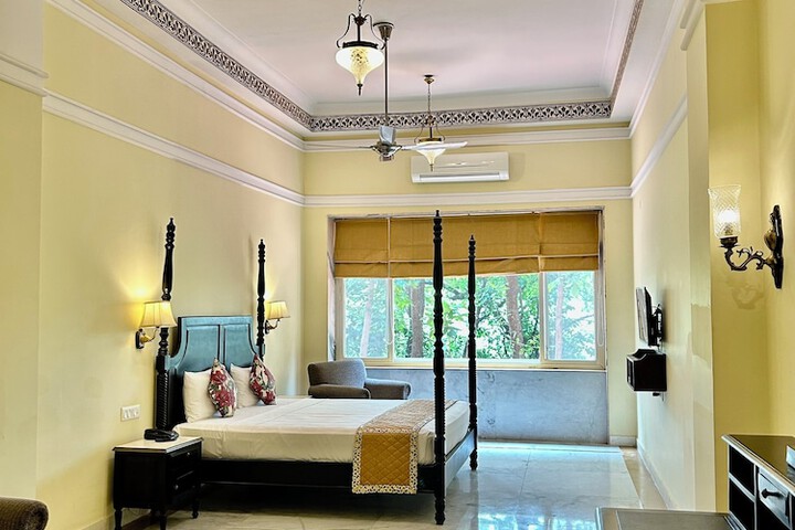 Room 13 of 89