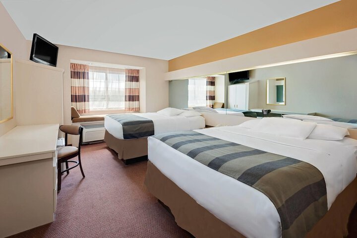 Room 10 of 15