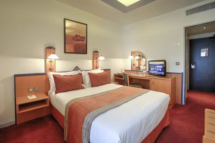 Room 18 of 62