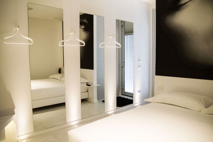 Room 61 of 95