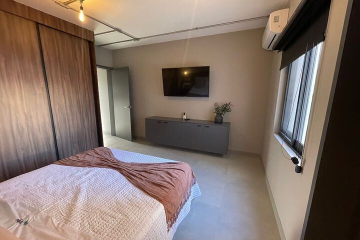 Room 21 of 94