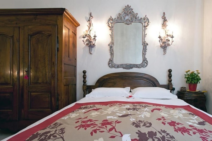 Room 4 of 15