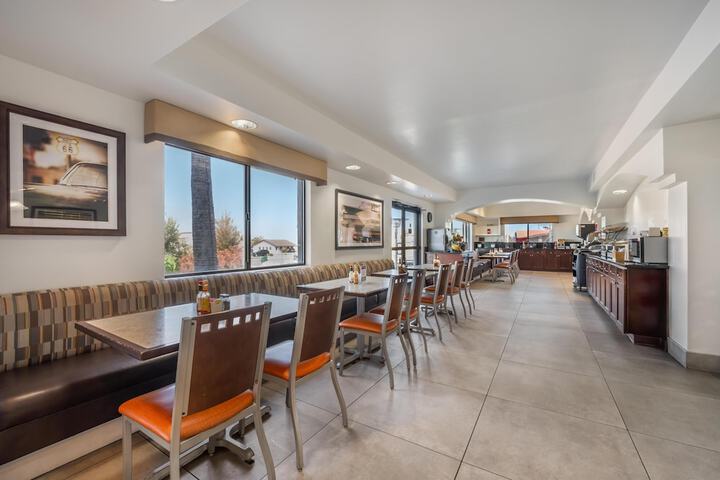 Breakfast/Coffee Service 61 of 73