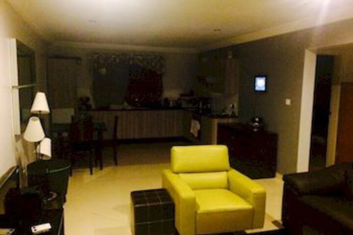 Room 8 of 11