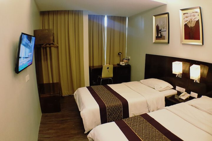 Room 33 of 43