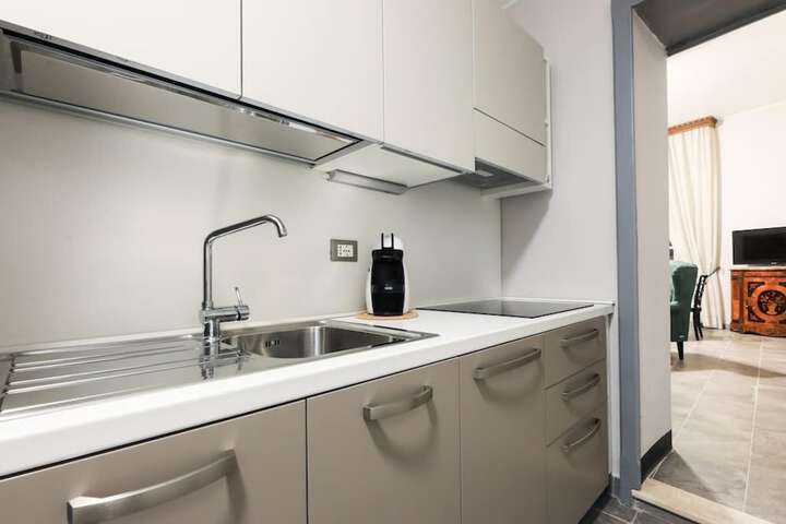Room 5 of 18
